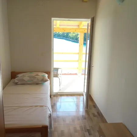 Nyaraló Secluded Fisherman's Cove Kozja, Hvar - 16058