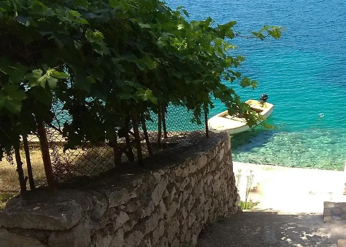 Nyaraló Secluded Fisherman's Cove Kozja, Hvar - 16058 *